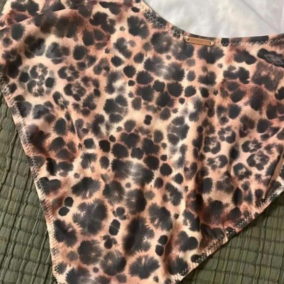 Cali dreaming leopard swimsuit - Picture 5 of 8